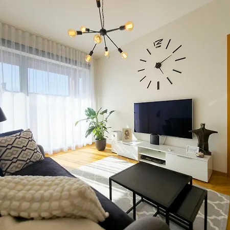 Sunny Balcony By Rotermann Apts * Таллин