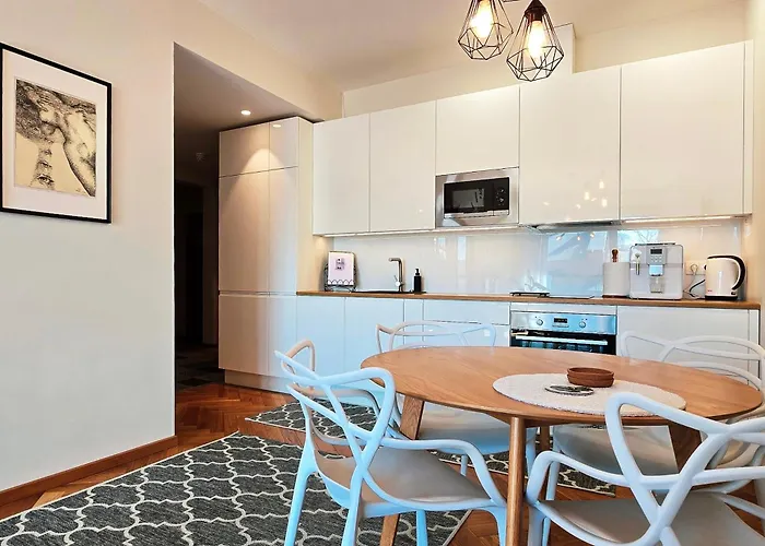 Sunny Balcony By Rotermann Apts *