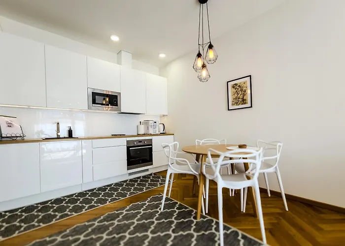 Sunny Balcony By Rotermann Apts شقة *